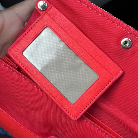 FLASH SALE Tumi Red 2 in 1 Large Wallet - Picture 8 of 9